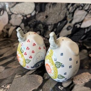 Elephant Salt & Pepper Shakers